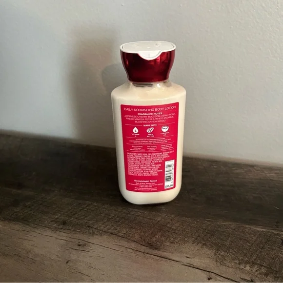 Japanese Cherry Blossom Daily Nourishing Body Lotion 8 fl oz - Picture 3 of 3